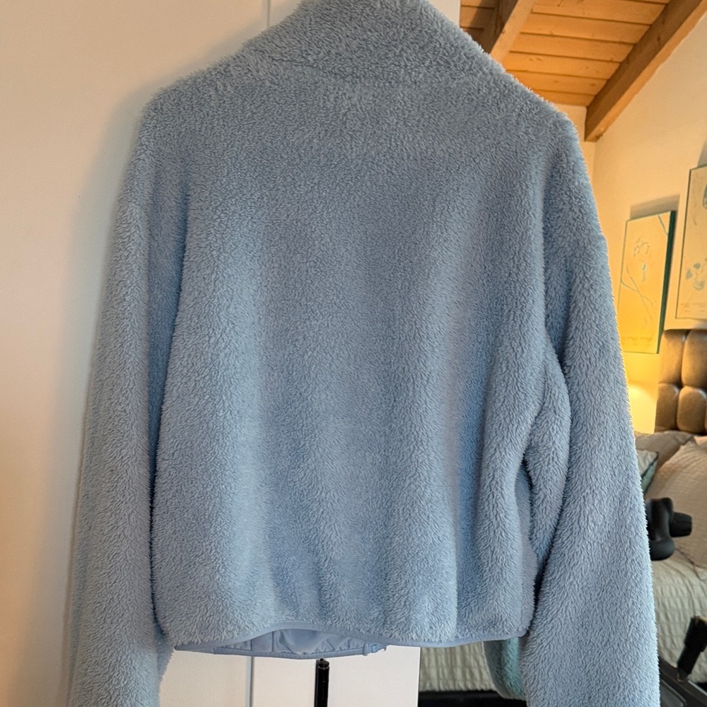 Old Navy Light Blue Cropped Teddy Jacket - Picture 4 of 4